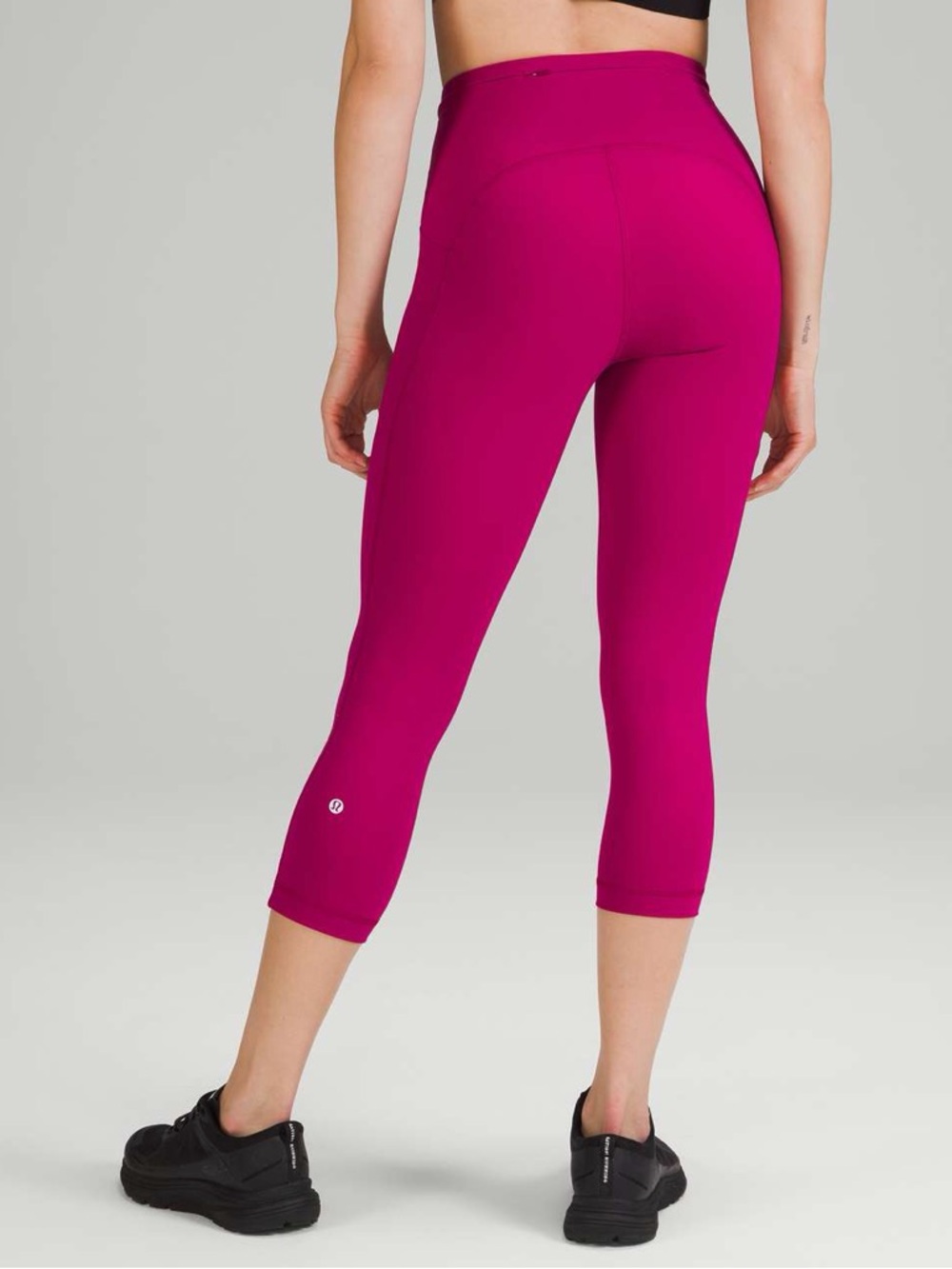 Lululemon Swift Speed High-Rise Crop 21"
Wild Berry Womens Size 4
